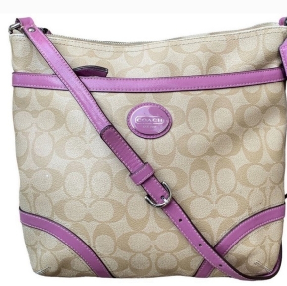 Coach Beige Signature Canvas Shoulder Bag with Pink Leather Trim - Picture 2 of 10